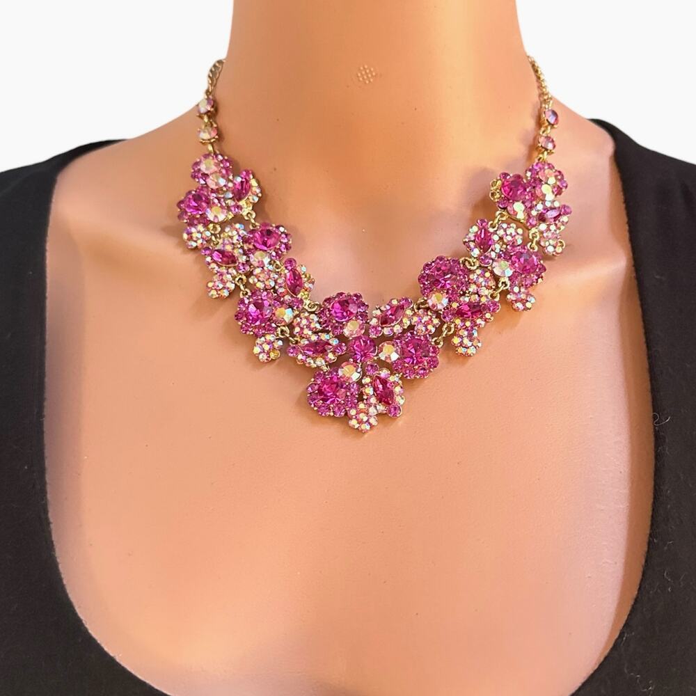 Vtg Pink Rhinestone Statement Necklace Set Gold Tone Bib Necklace Earrings Glam
